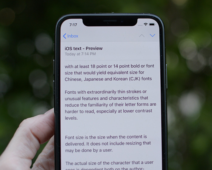 Plain text email sent to iPhone X native email client on iOS 11.4 renders at 17px.